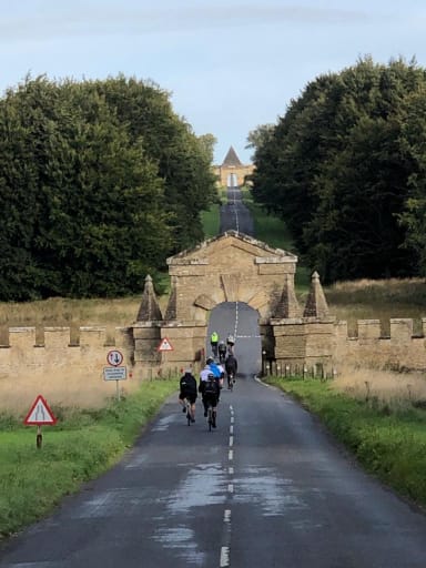 40tude C2C cyclists at Castle Howard